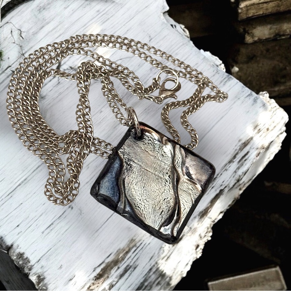 5 For $25💫Alternative Metallic Pendant